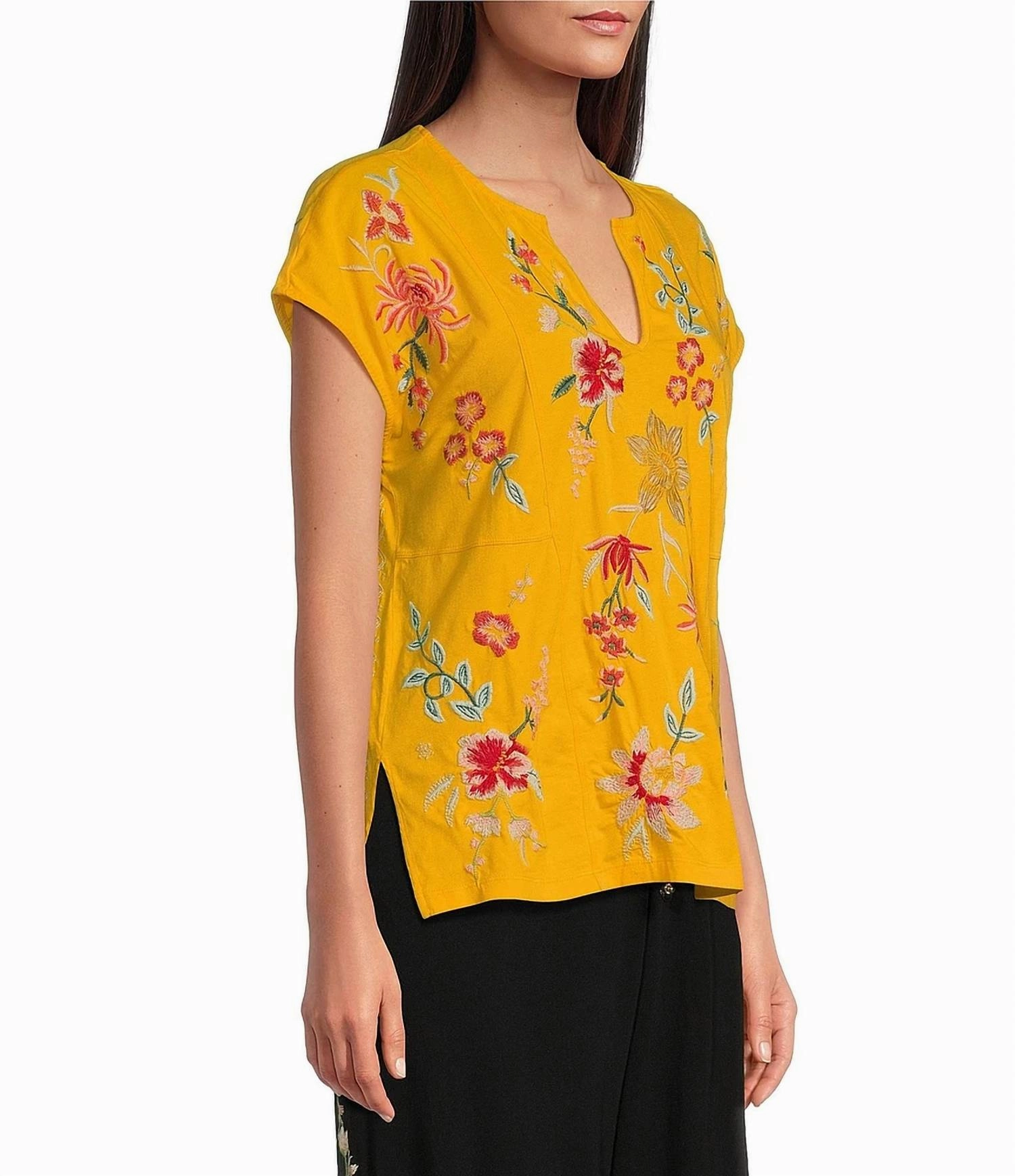 Andrean Paneled Knit Tee In Golden Pineapple