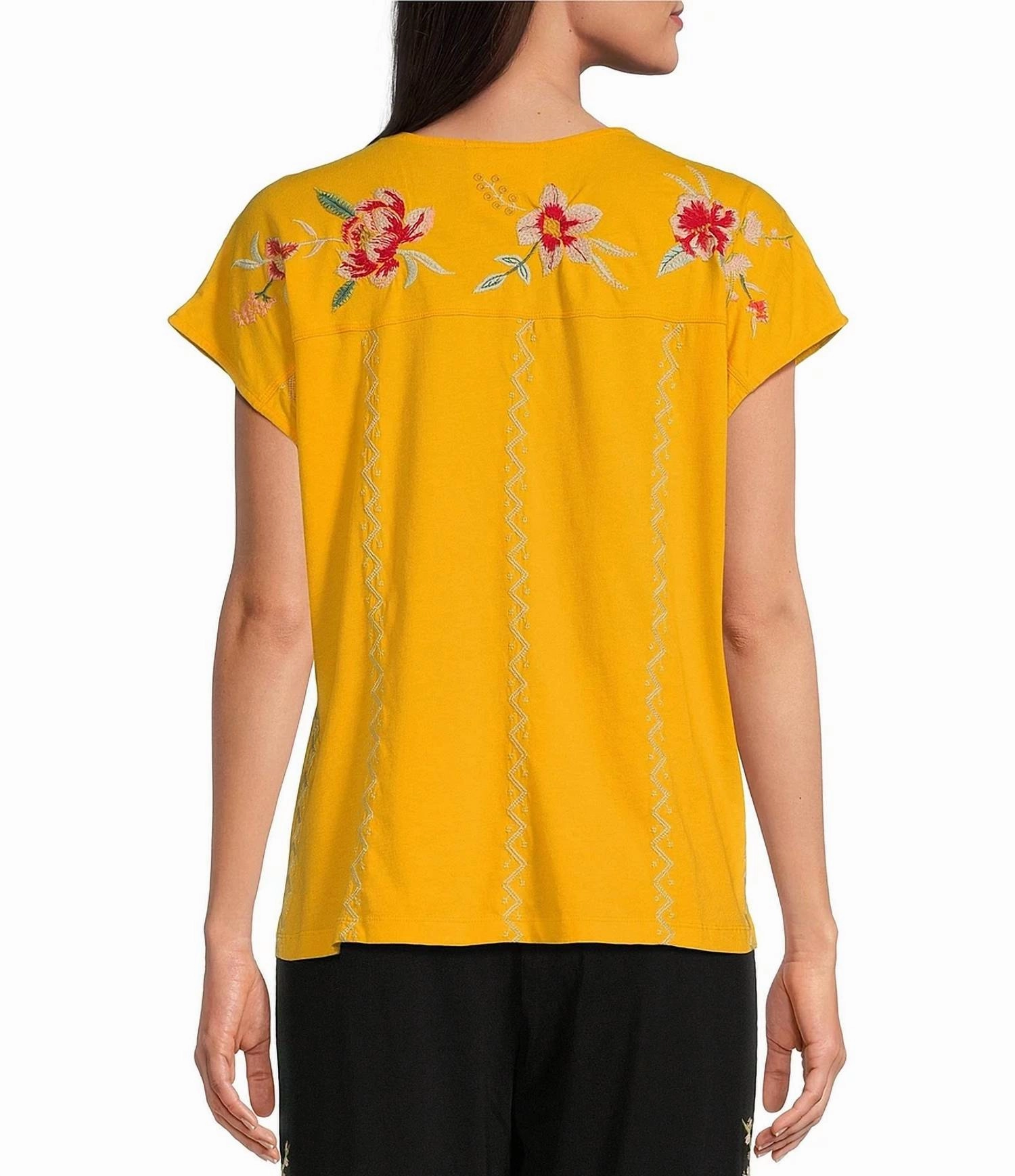 Andrean Paneled Knit Tee In Golden Pineapple