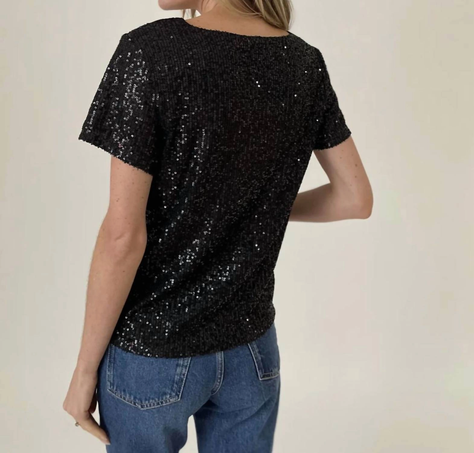 Emma Sequin Short Sleeve Top In Black