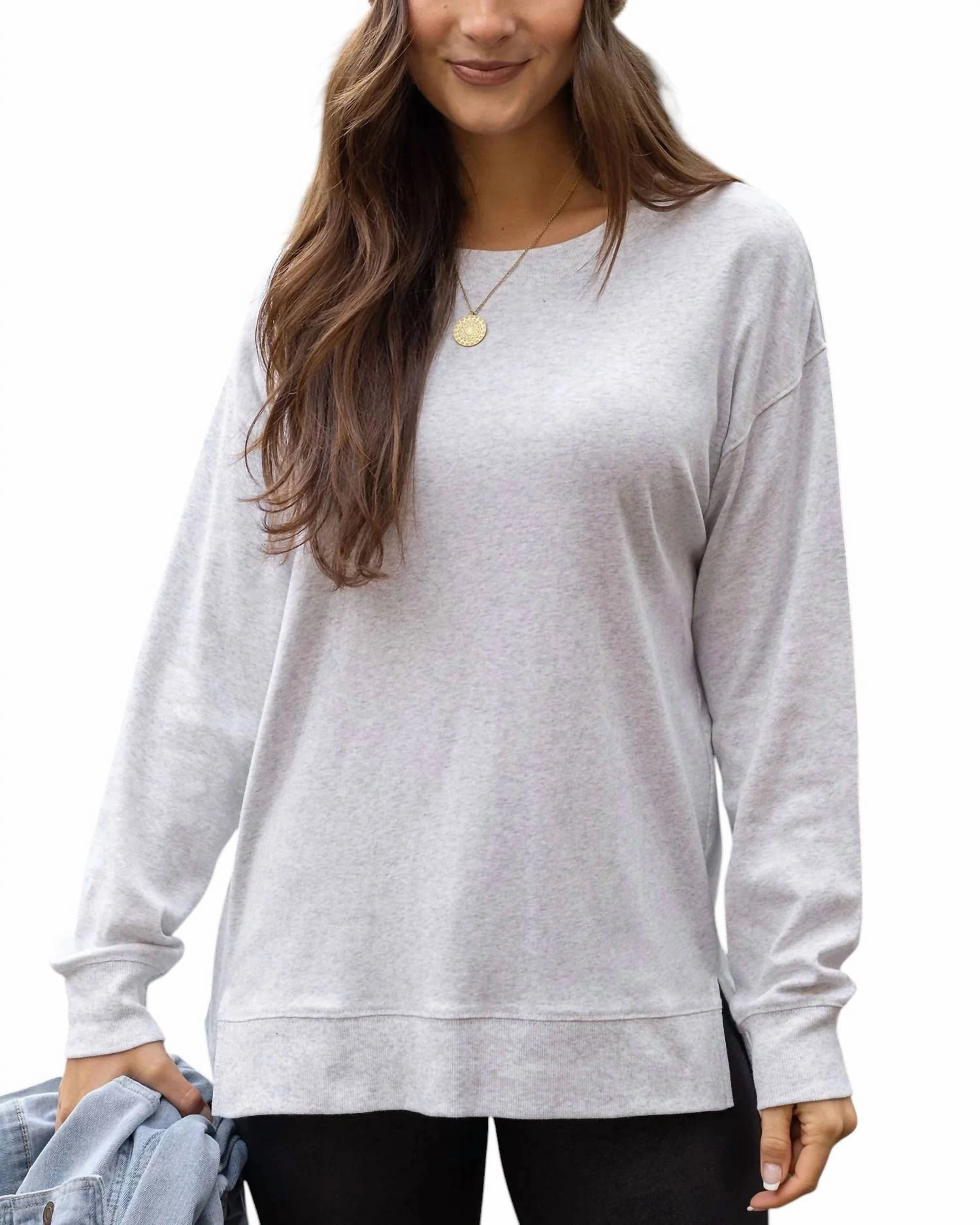 Essential Long Sleeve Tee In Heathered Light Gray