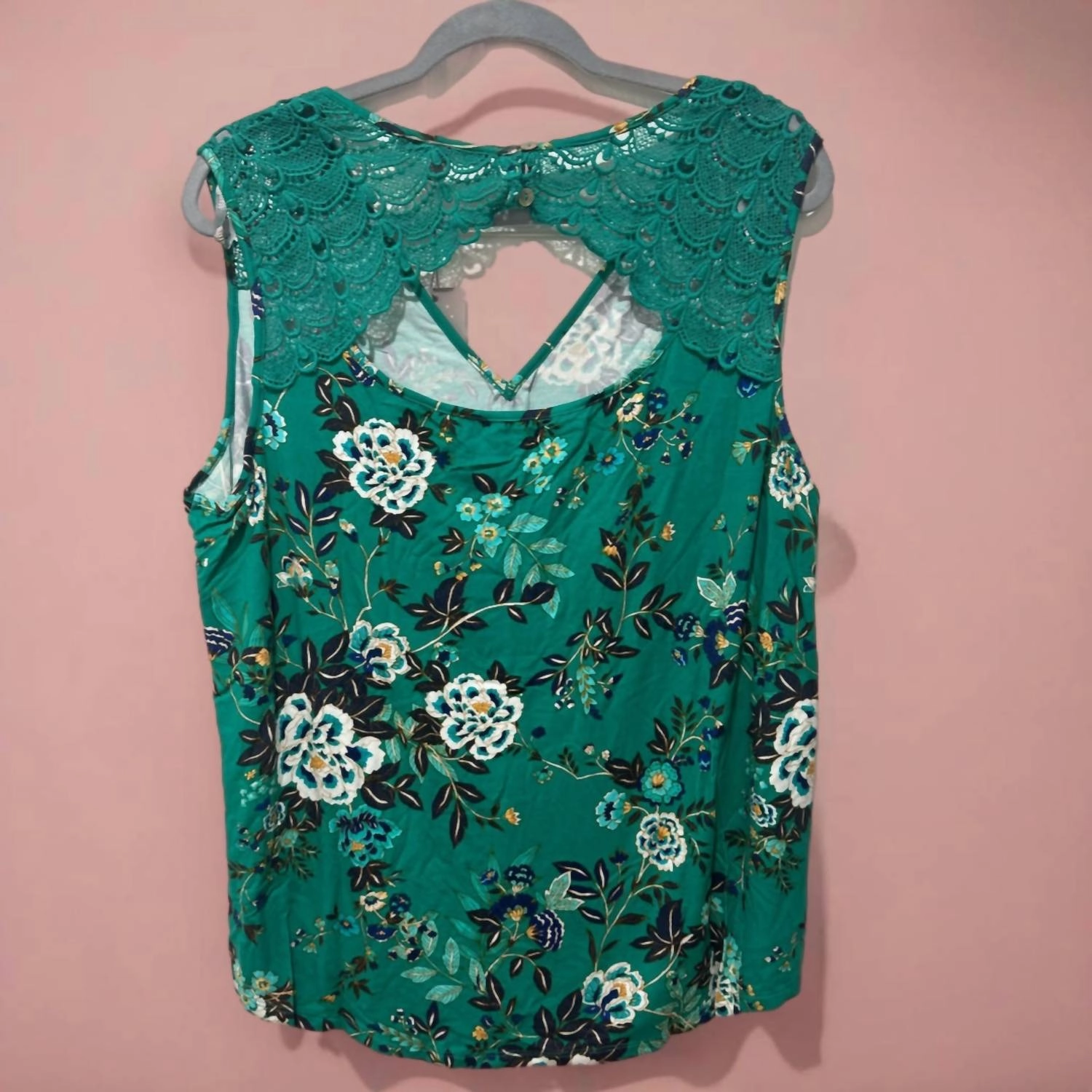 Floral Crochet Lace Sleeveless Blouse In Tropical Green