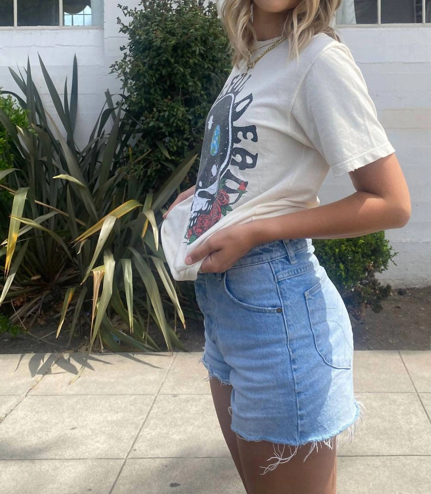 Grateful Dead 'keep On' Tee In Ivory