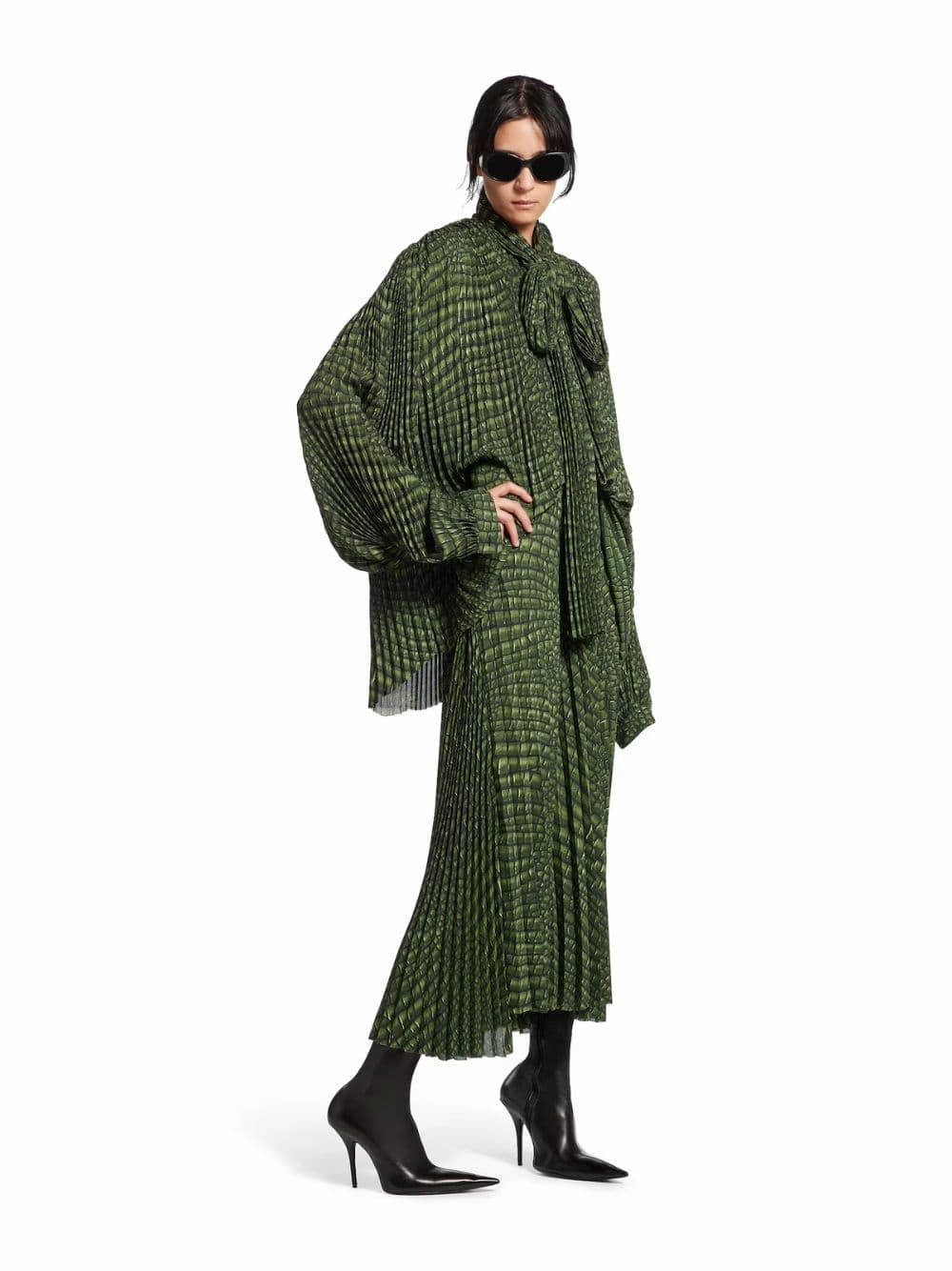 Green Double Sleeve Pleated Dress