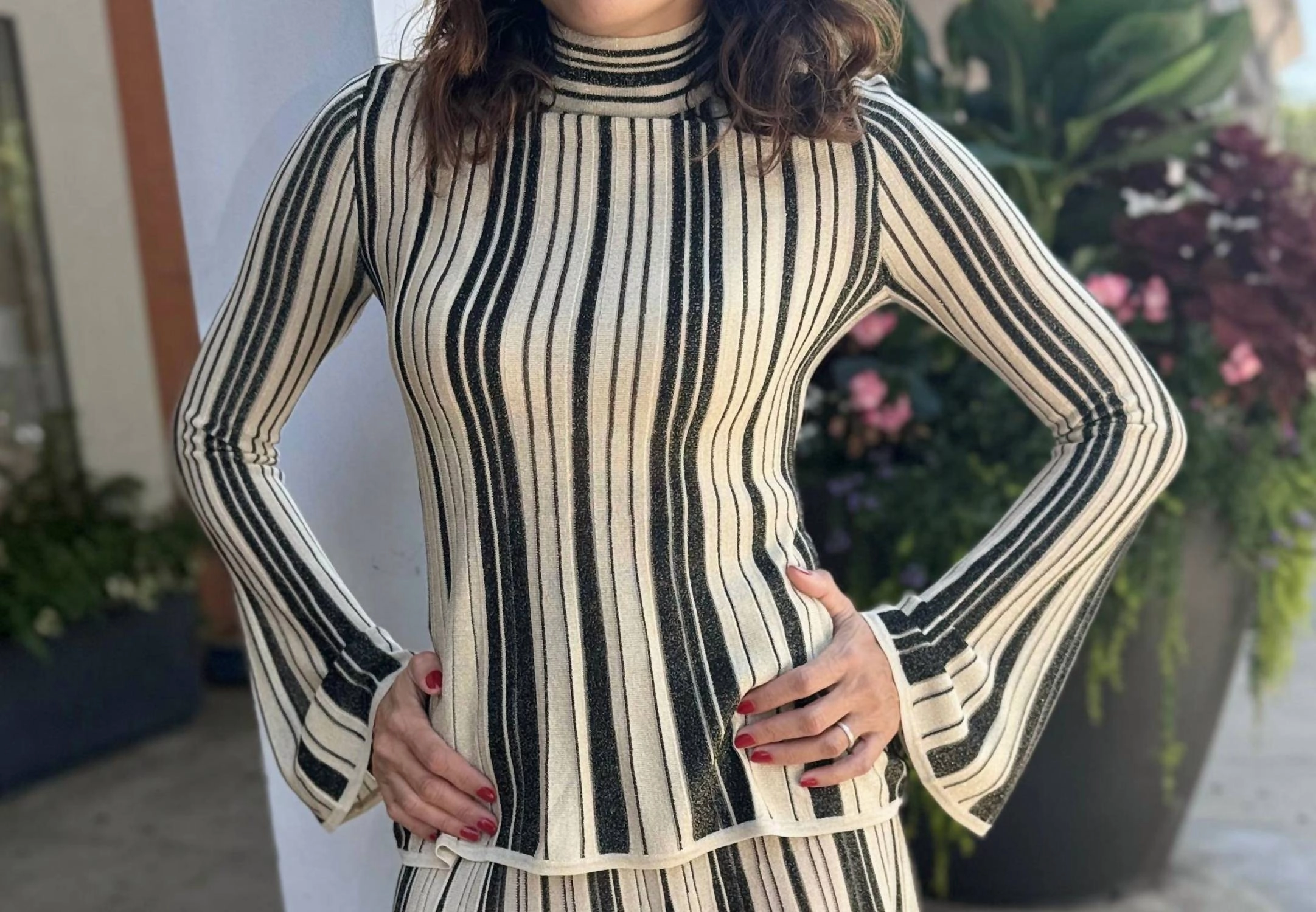 Metallic Knit Top In Black/gold
