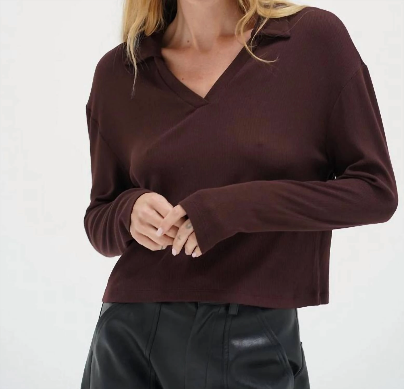 Neve Ribbed Top In Chocolate