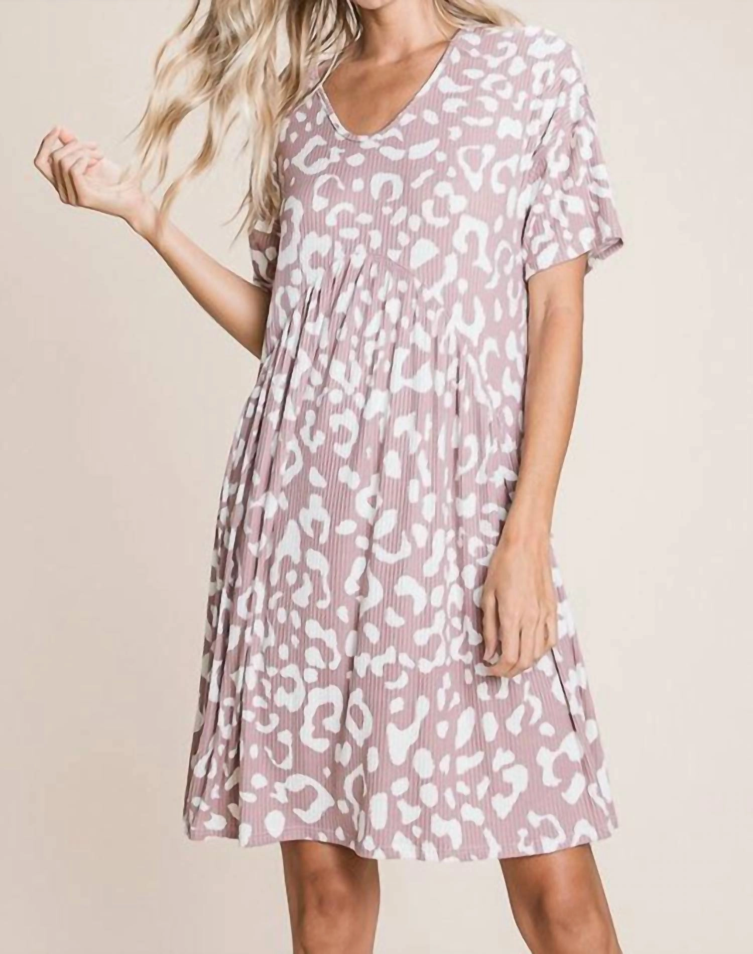 Ribbed Animal Print Short Sleeve Dress In Mauve