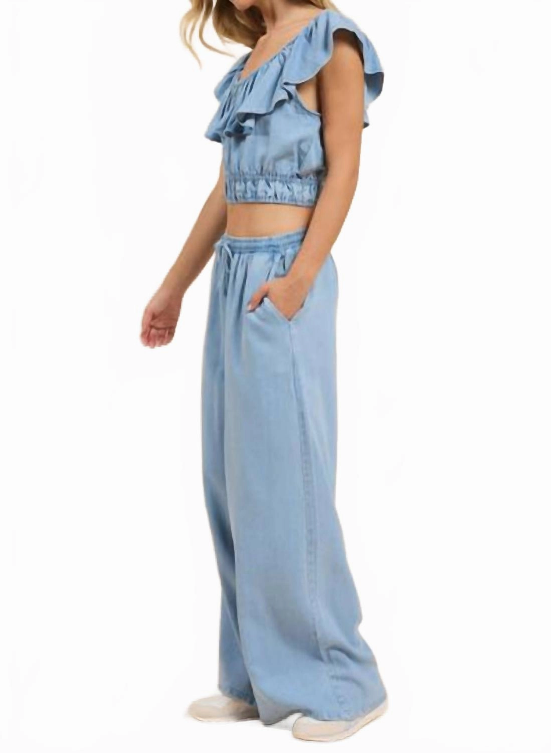 Robin Ruffle Neckline Top In Light Chambray