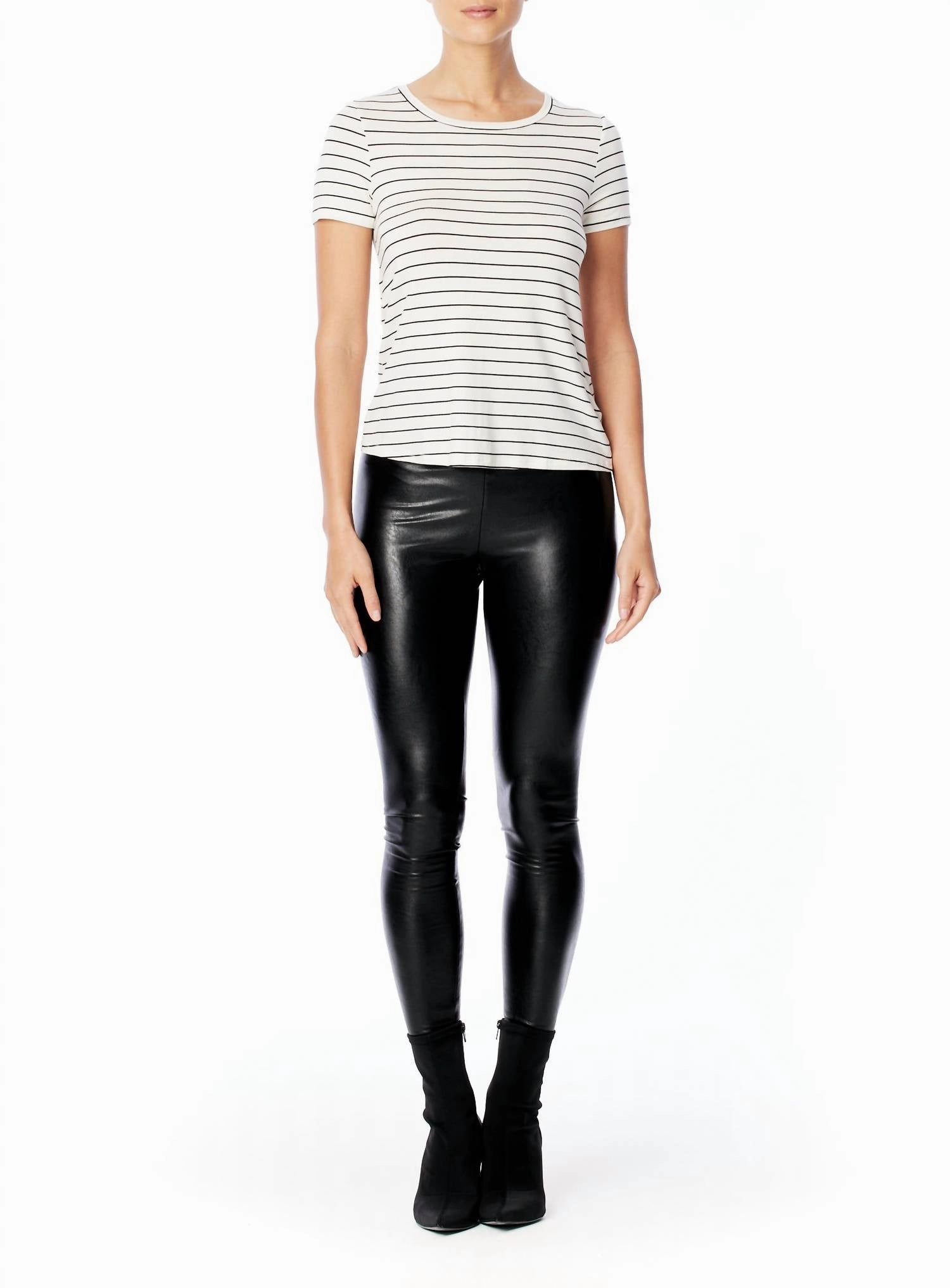 Shannon T-Shirt In Black/white Stripe