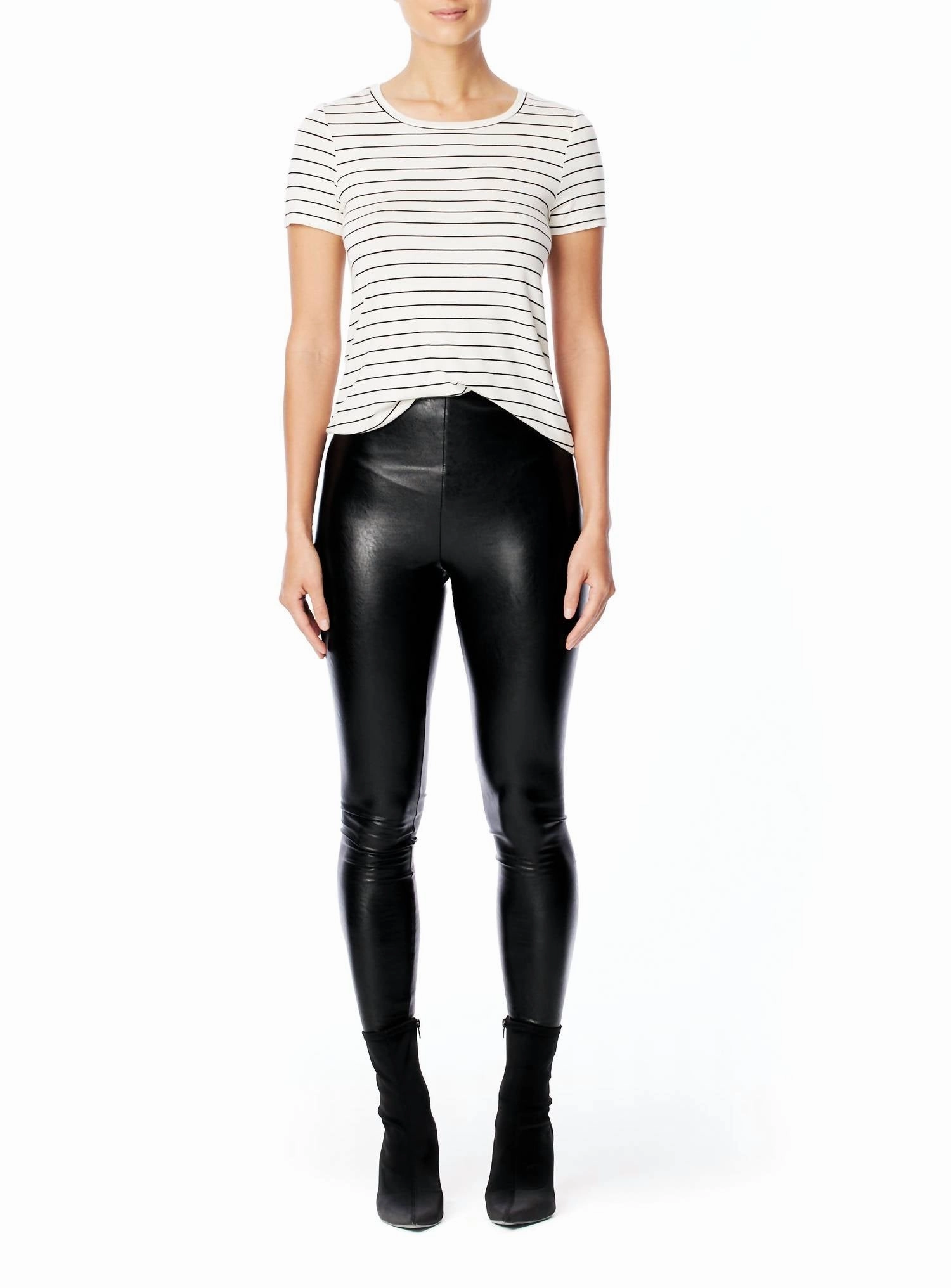 Shannon T-Shirt In Black/white Stripe