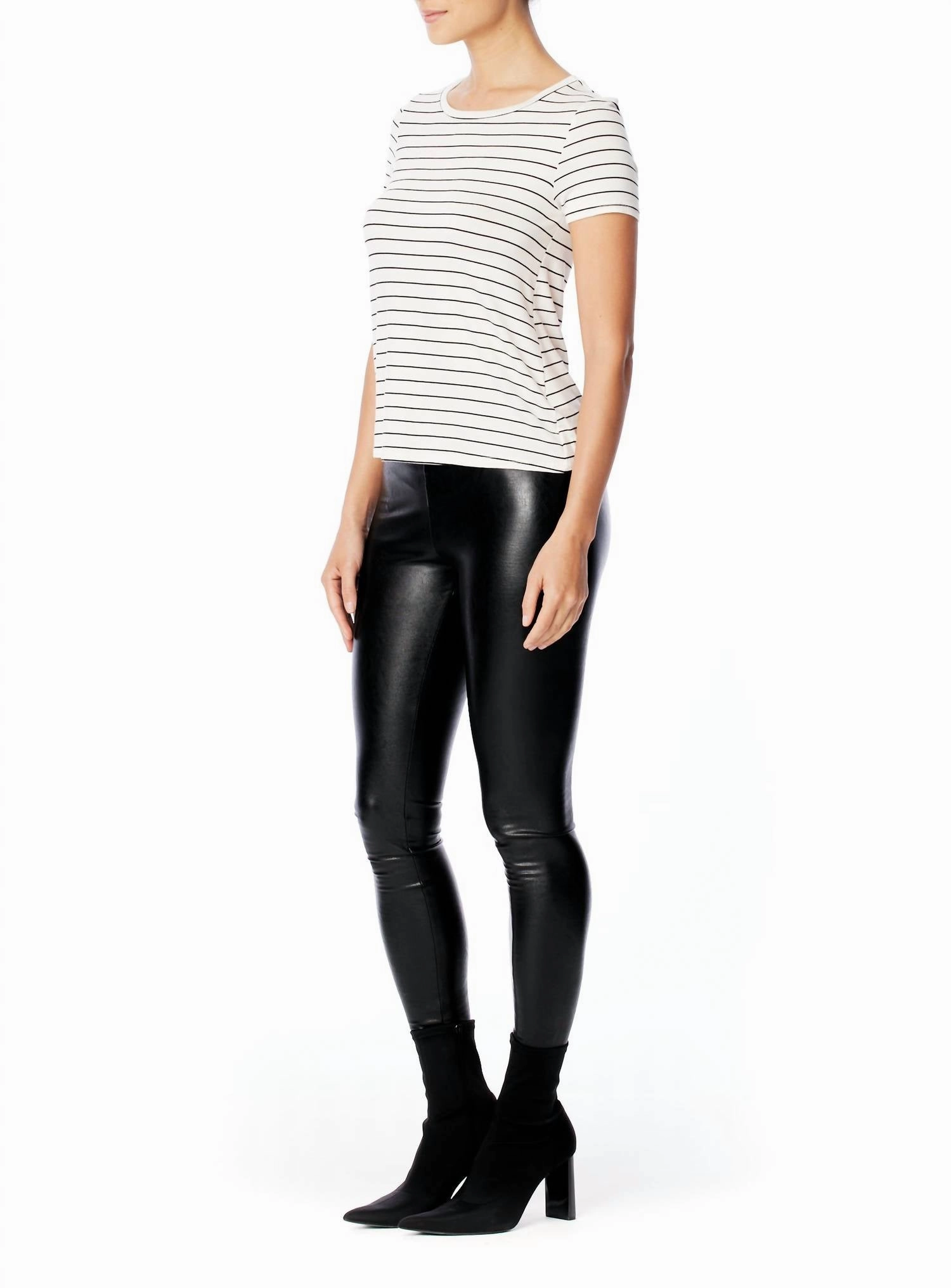 Shannon T-Shirt In Black/white Stripe