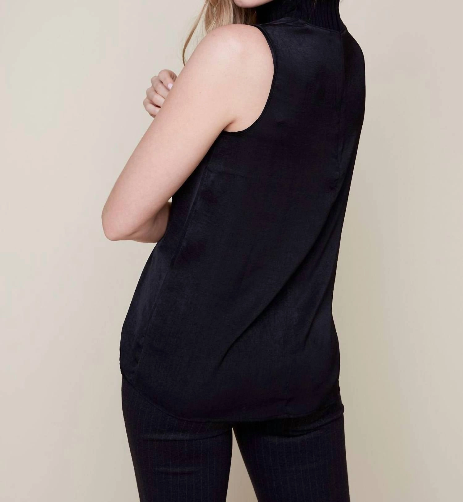 Sleeveless Blouse In Black