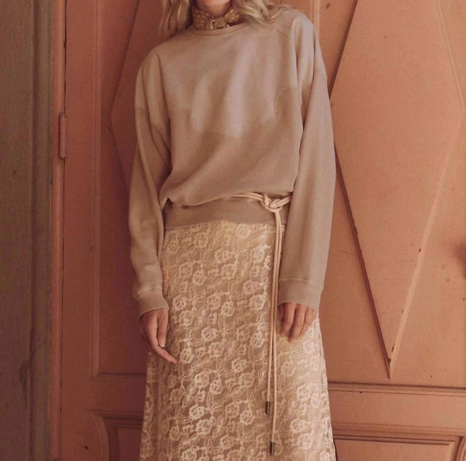 The Western Slouch Sweatshirt In Dusty Pink