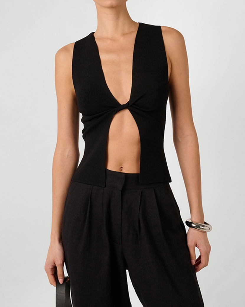 Twist Front Flyaway Tank